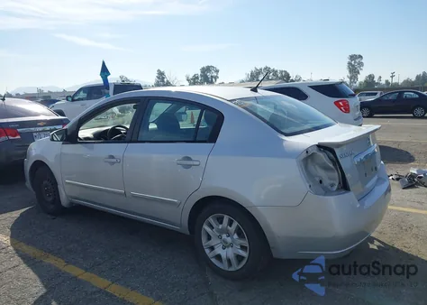 2011 Nissan Sentra 2.0S z USA, uszkodzony, nr VIN 3N1AB6AP2BL688427